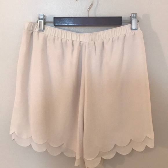 LC Lauren Conrad scalloped shorts - Picture 2 of 2